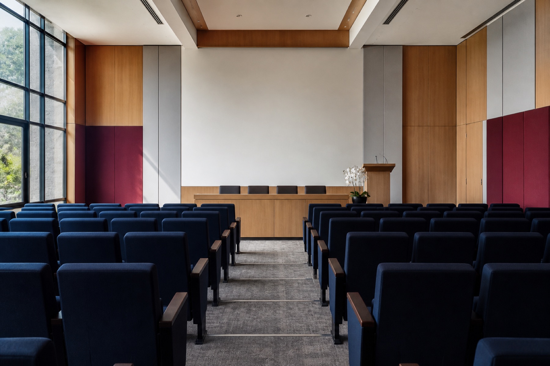 Ruang auditorium untuk sidang terbuka